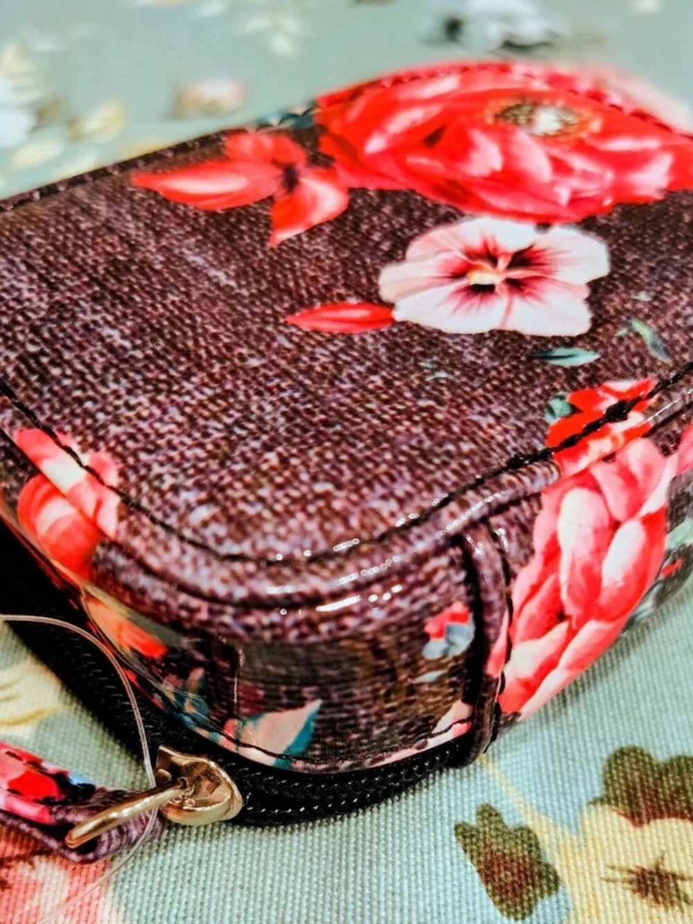 Kelly & Katie NWT Travel Pill Case Floral Zip